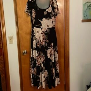 LuLaRoe short sleeve scooped neck black background with pink flowers maxi dress